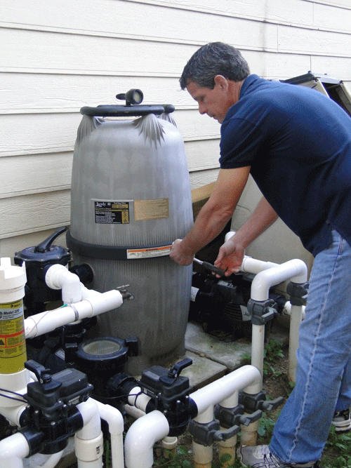 Servicing a Pool Filter